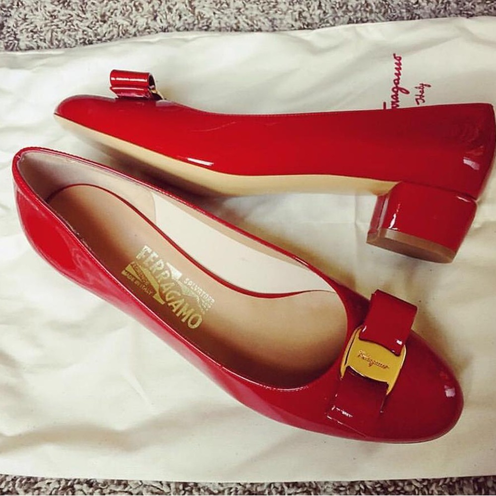 NIB Salvatore Ferragamo Vara 1 Patent Pump